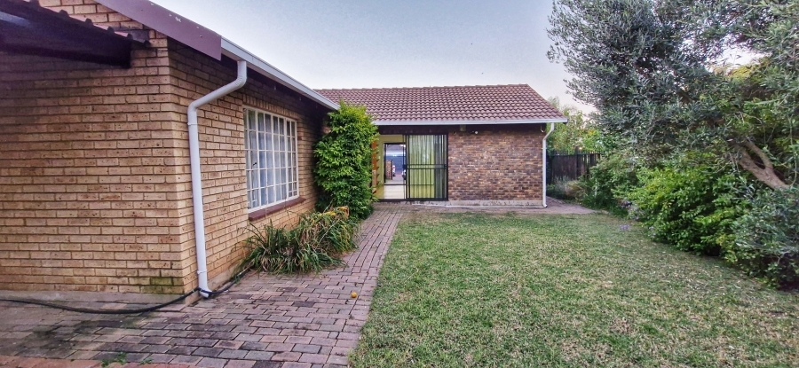 3 Bedroom Property for Sale in Annlin Gauteng
