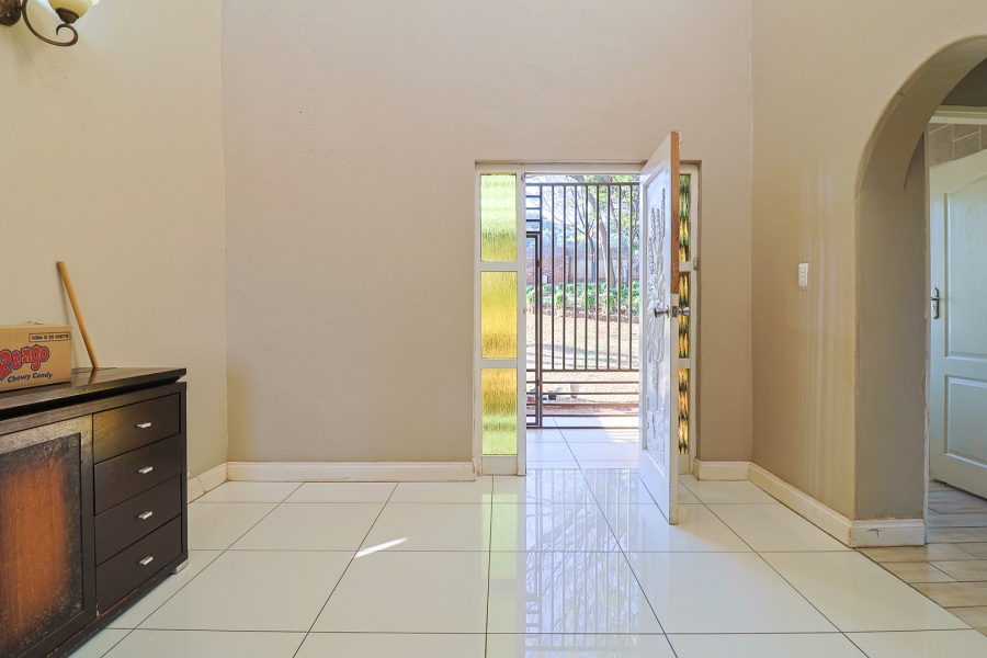 5 Bedroom Property for Sale in Golf View Gauteng