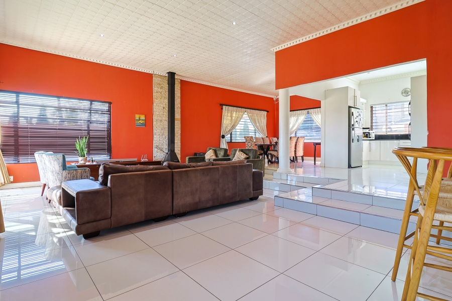 5 Bedroom Property for Sale in Golf View Gauteng