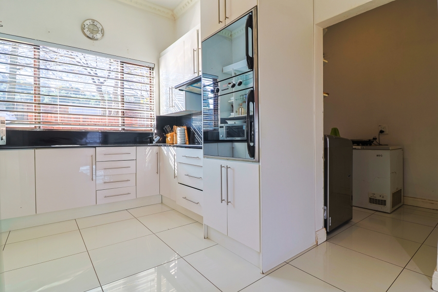 5 Bedroom Property for Sale in Golf View Gauteng