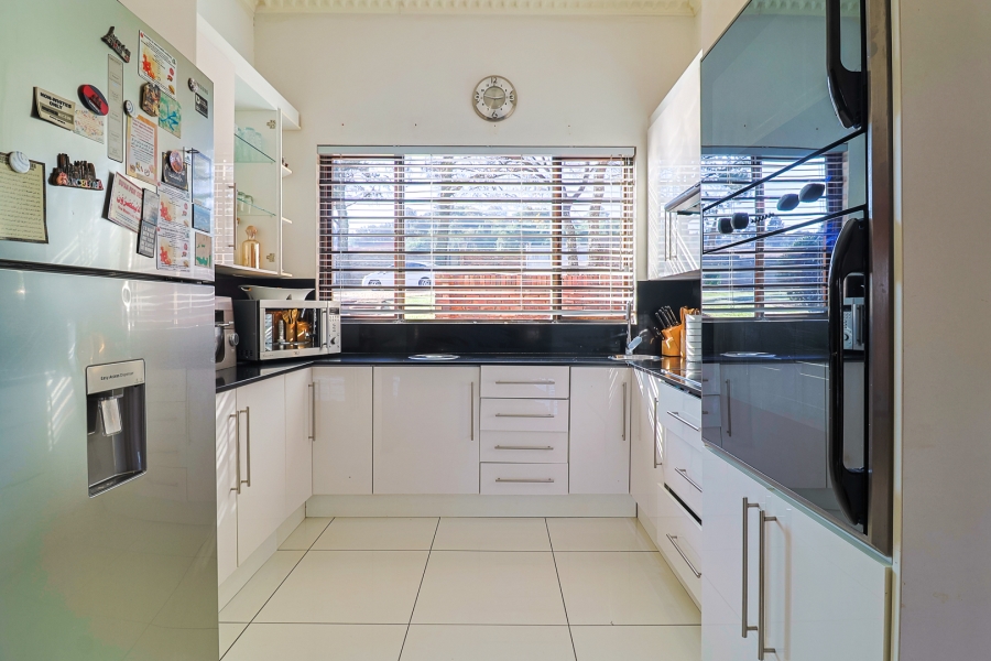 5 Bedroom Property for Sale in Golf View Gauteng