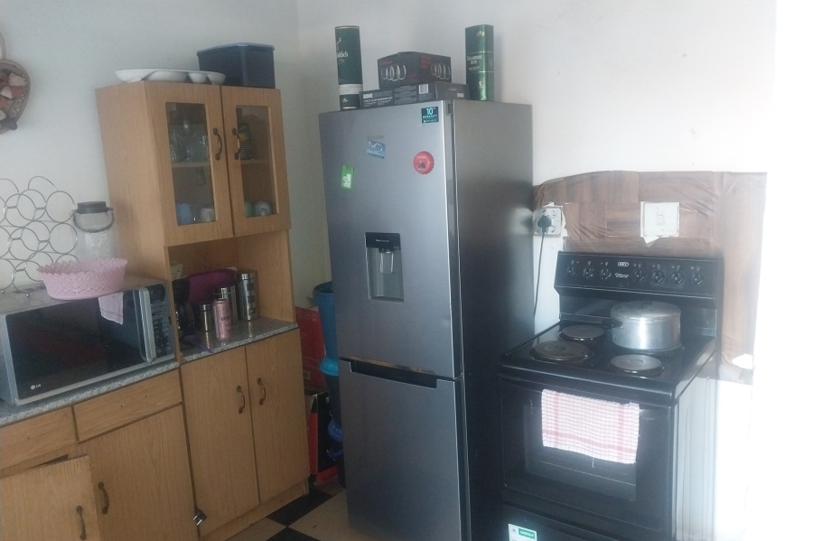2 Bedroom Property for Sale in Naledi Gauteng