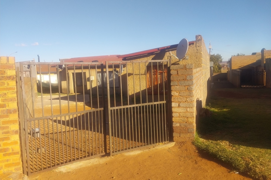 2 Bedroom Property for Sale in Naledi Gauteng