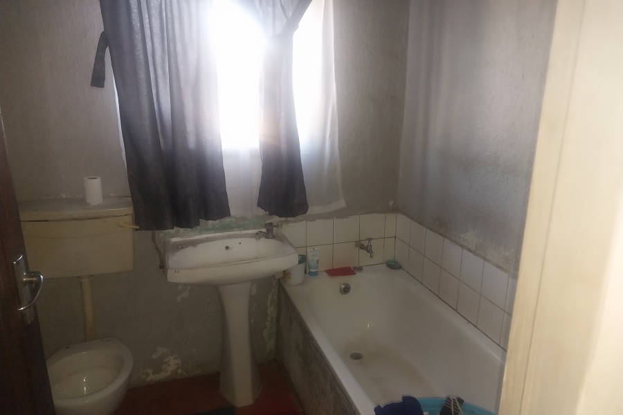 2 Bedroom Property for Sale in Naledi Gauteng