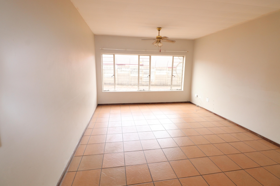 To Let 2 Bedroom Property for Rent in Edleen Gauteng