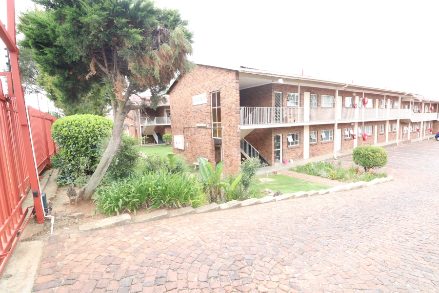 To Let 2 Bedroom Property for Rent in Edleen Gauteng