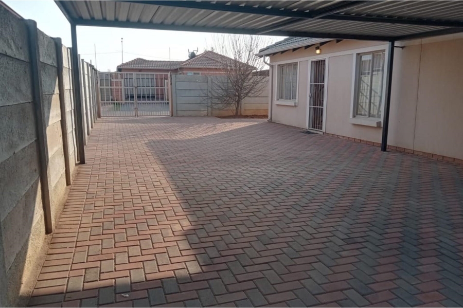 To Let 3 Bedroom Property for Rent in Leopard