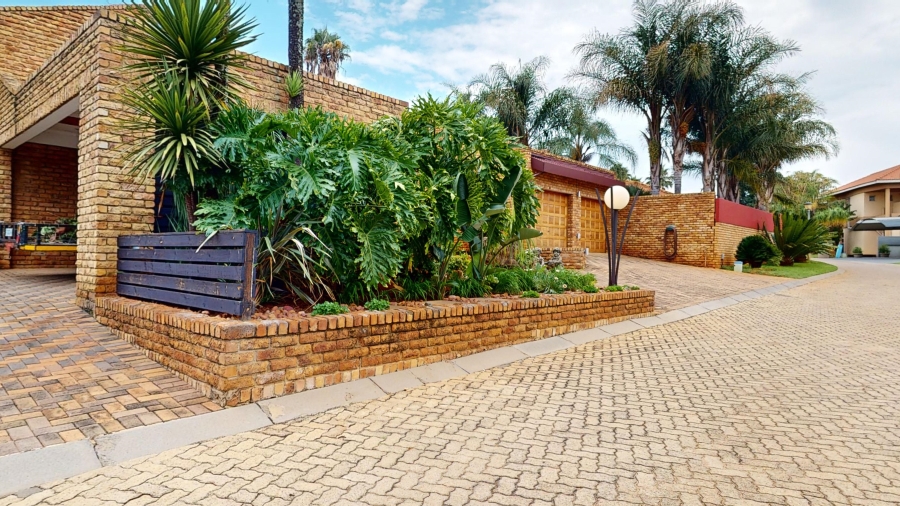 3 Bedroom Property for Sale in Brentwood Gauteng