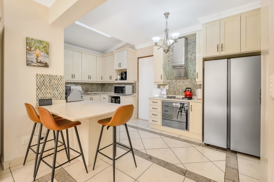3 Bedroom Property for Sale in Linden Gauteng