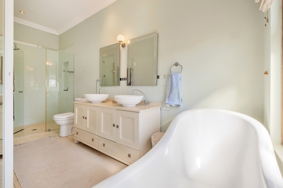 3 Bedroom Property for Sale in Linden Gauteng