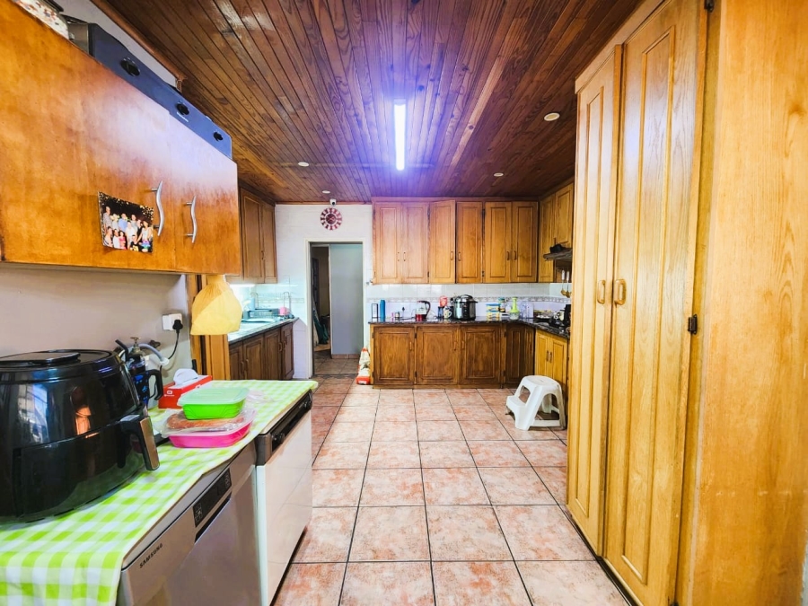 4 Bedroom Property for Sale in Kookrus Gauteng