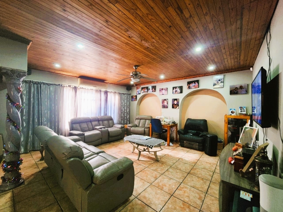 4 Bedroom Property for Sale in Kookrus Gauteng