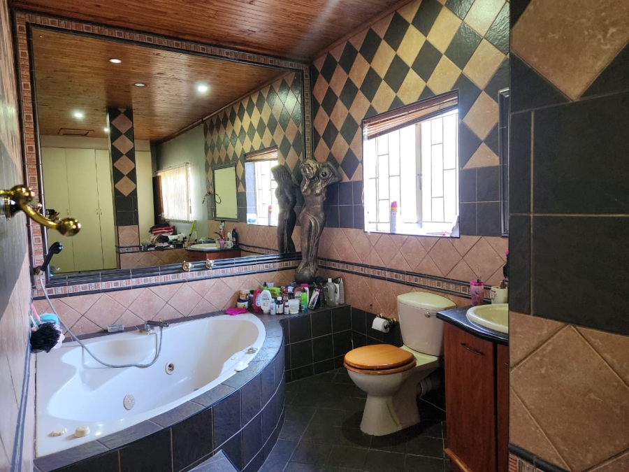 4 Bedroom Property for Sale in Kookrus Gauteng
