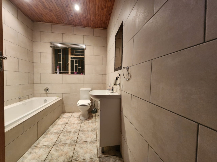 4 Bedroom Property for Sale in Kookrus Gauteng