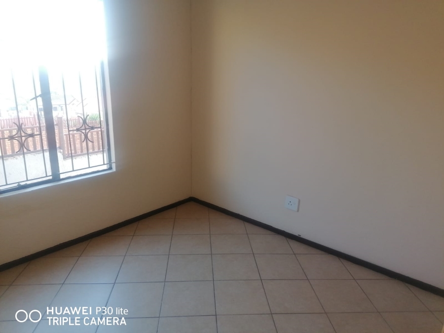 2 Bedroom Property for Sale in Mahube Valley Gauteng