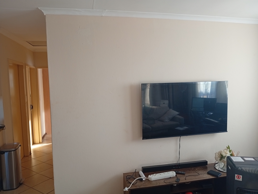2 Bedroom Property for Sale in Mahube Valley Gauteng