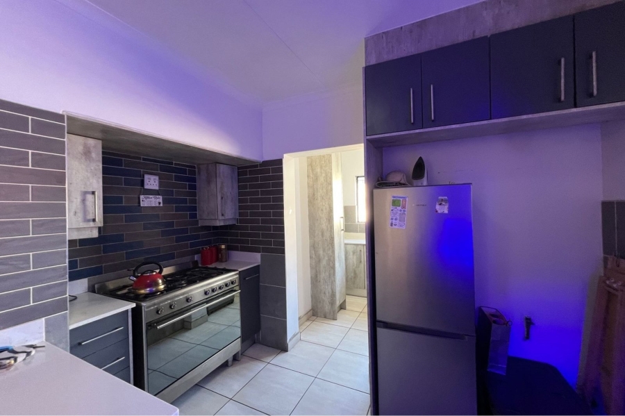 4 Bedroom Property for Sale in Rooihuiskraal Gauteng