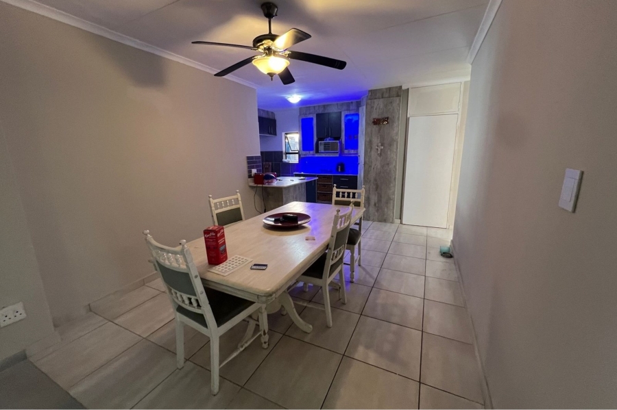 4 Bedroom Property for Sale in Rooihuiskraal Gauteng
