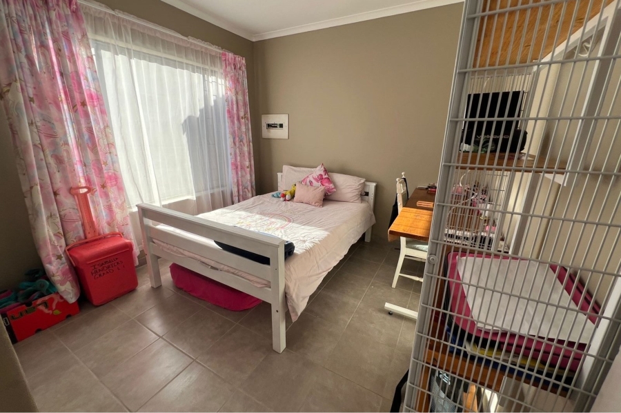 4 Bedroom Property for Sale in Rooihuiskraal Gauteng