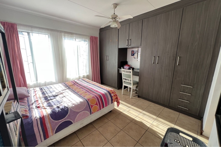 4 Bedroom Property for Sale in Rooihuiskraal Gauteng