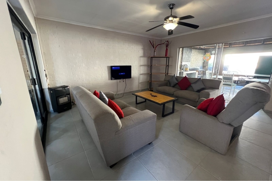 4 Bedroom Property for Sale in Rooihuiskraal Gauteng