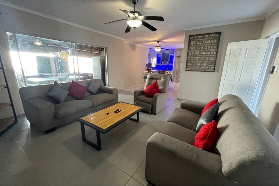 4 Bedroom Property for Sale in Rooihuiskraal Gauteng
