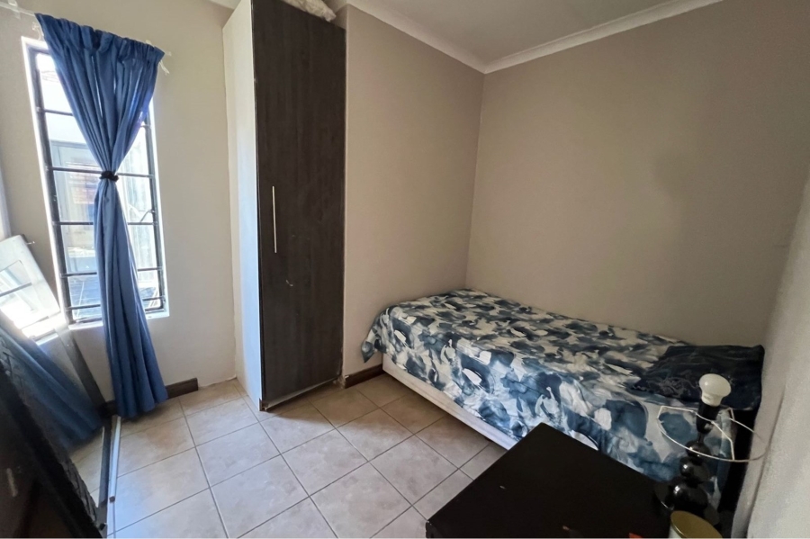 4 Bedroom Property for Sale in Rooihuiskraal Gauteng