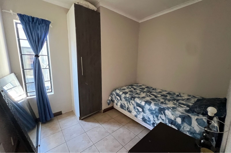 4 Bedroom Property for Sale in Rooihuiskraal Gauteng