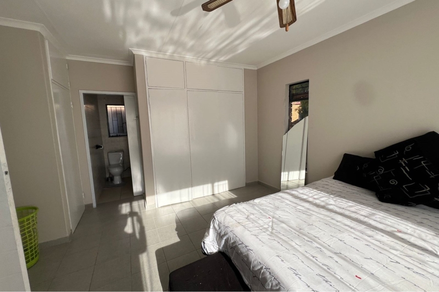 4 Bedroom Property for Sale in Rooihuiskraal Gauteng