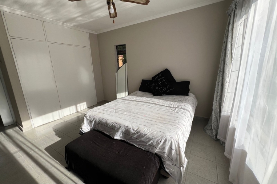 4 Bedroom Property for Sale in Rooihuiskraal Gauteng