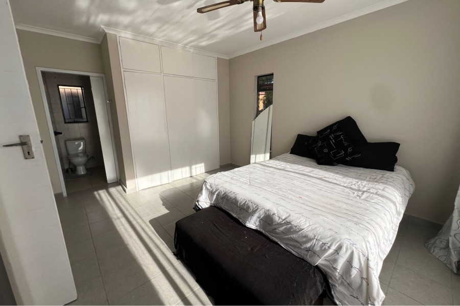 4 Bedroom Property for Sale in Rooihuiskraal Gauteng