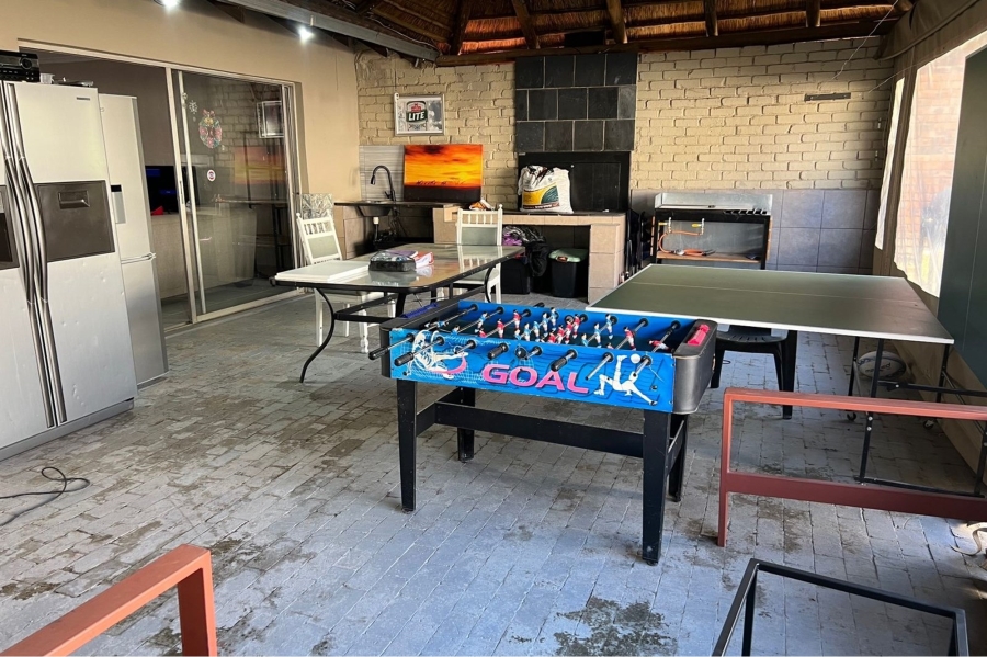 4 Bedroom Property for Sale in Rooihuiskraal Gauteng