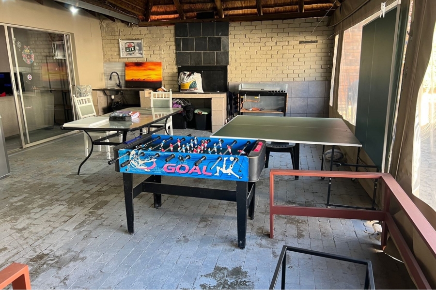 4 Bedroom Property for Sale in Rooihuiskraal Gauteng