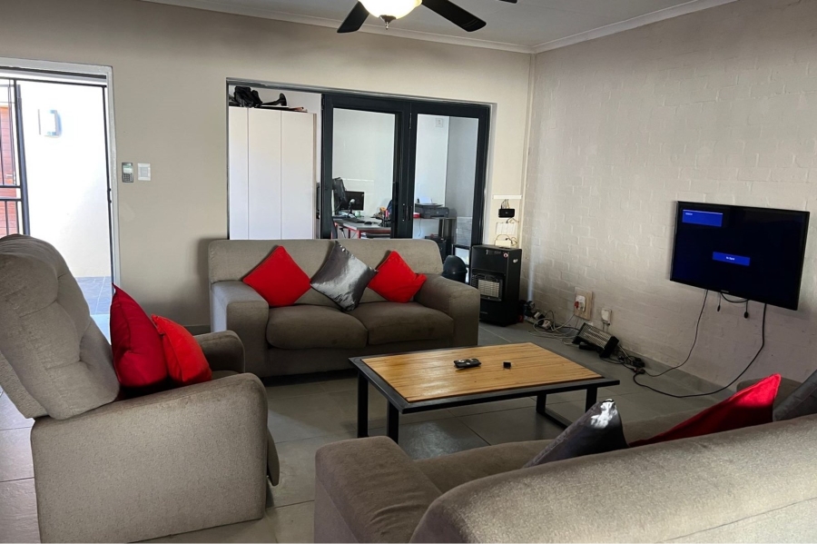 4 Bedroom Property for Sale in Rooihuiskraal Gauteng