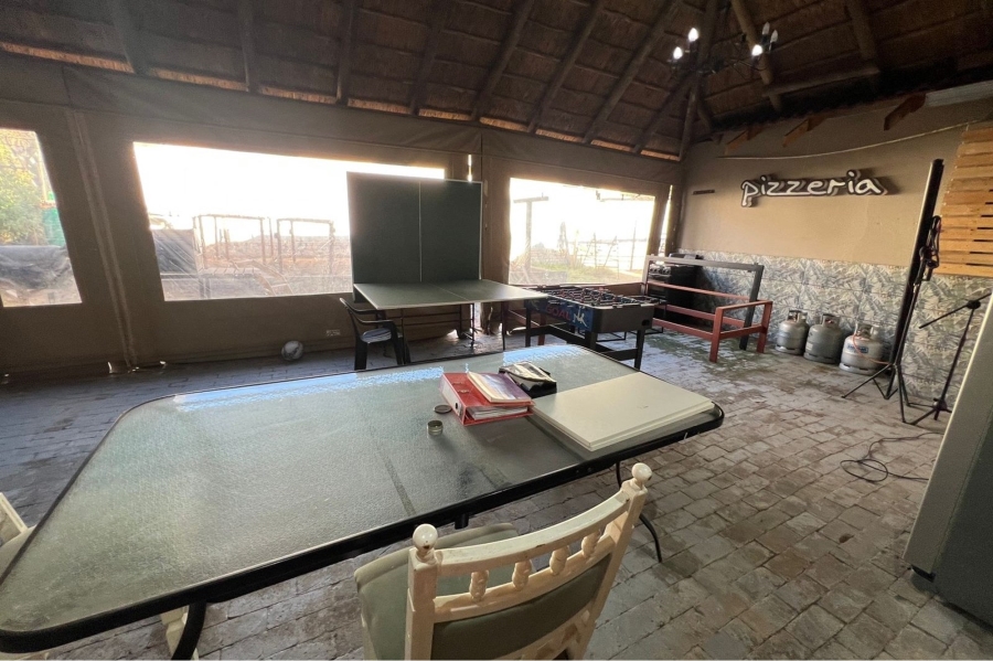 4 Bedroom Property for Sale in Rooihuiskraal Gauteng