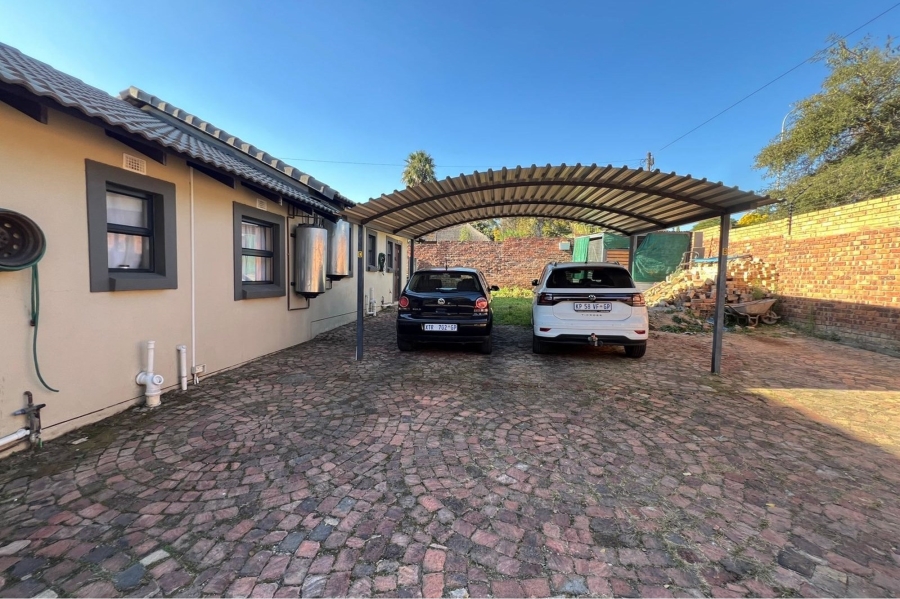 4 Bedroom Property for Sale in Rooihuiskraal Gauteng