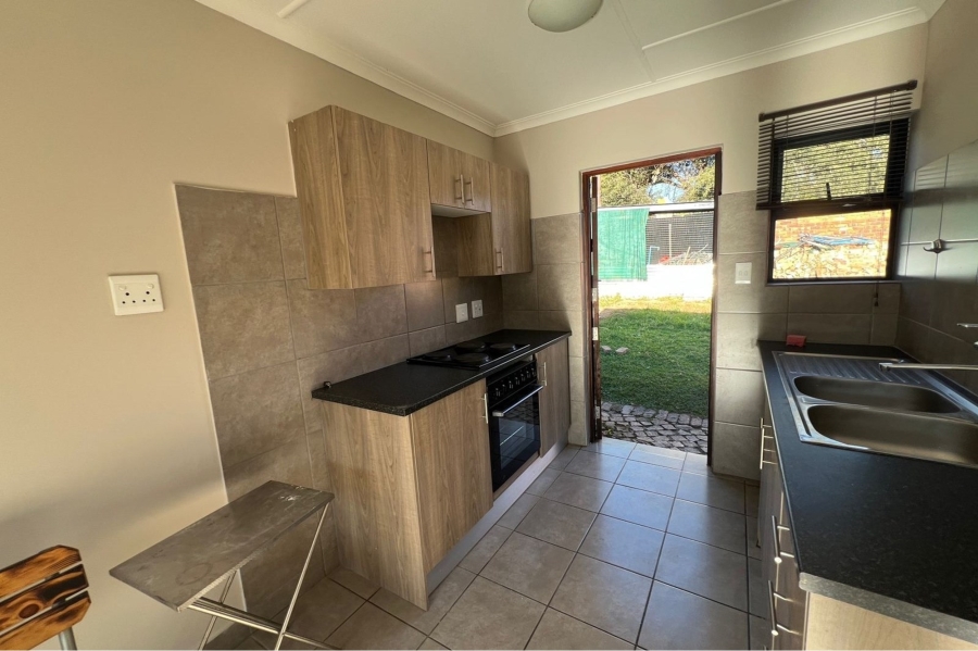 4 Bedroom Property for Sale in Rooihuiskraal Gauteng
