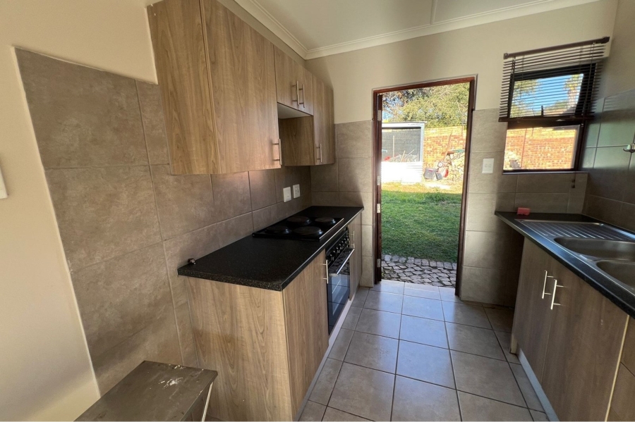 4 Bedroom Property for Sale in Rooihuiskraal Gauteng