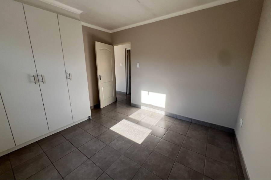 4 Bedroom Property for Sale in Rooihuiskraal Gauteng