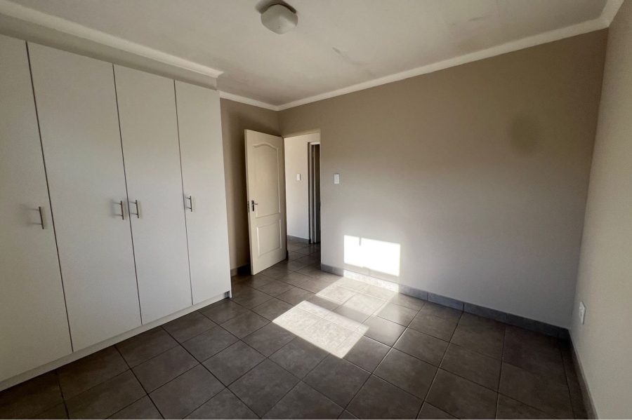 4 Bedroom Property for Sale in Rooihuiskraal Gauteng
