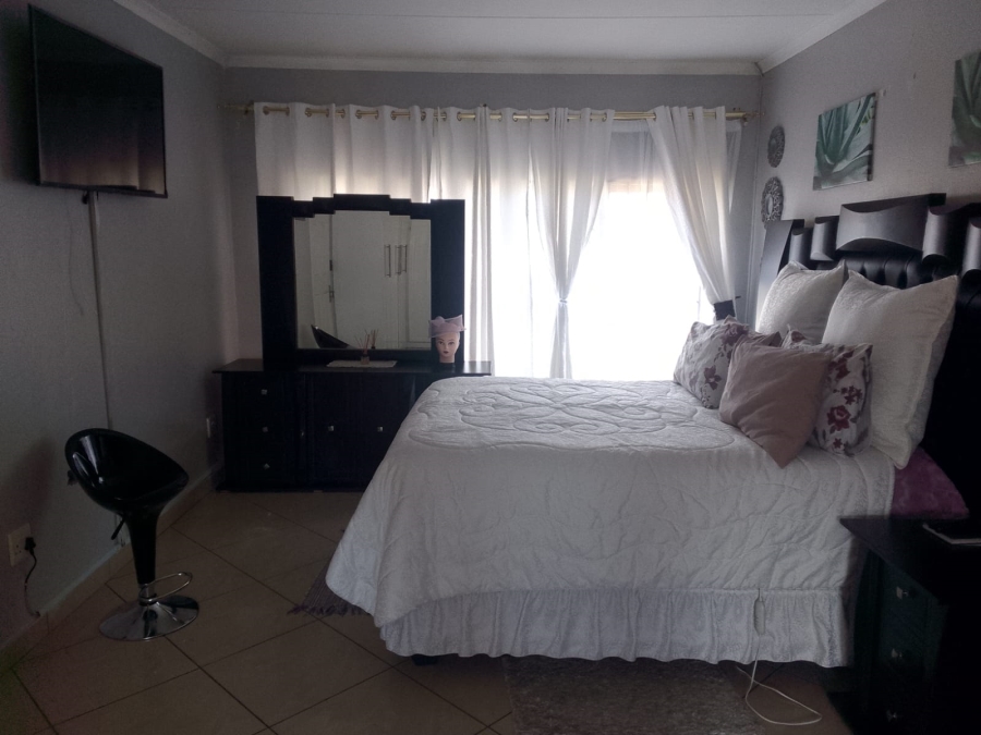 3 Bedroom Property for Sale in Westonaria Gauteng