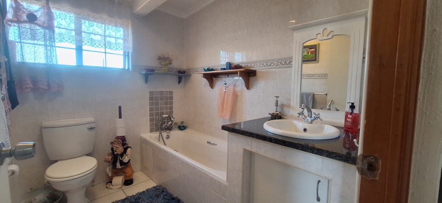 3 Bedroom Property for Sale in Rant En Dal Gauteng