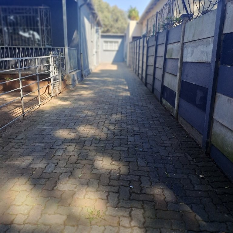 To Let 3 Bedroom Property for Rent in Orange Grove Gauteng