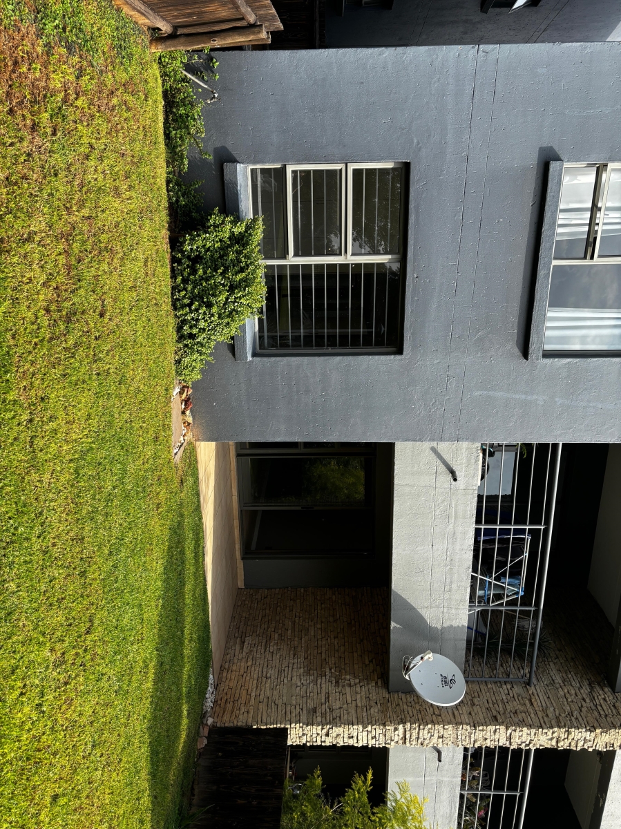 2 Bedroom Property for Sale in Greenstone Hill Gauteng