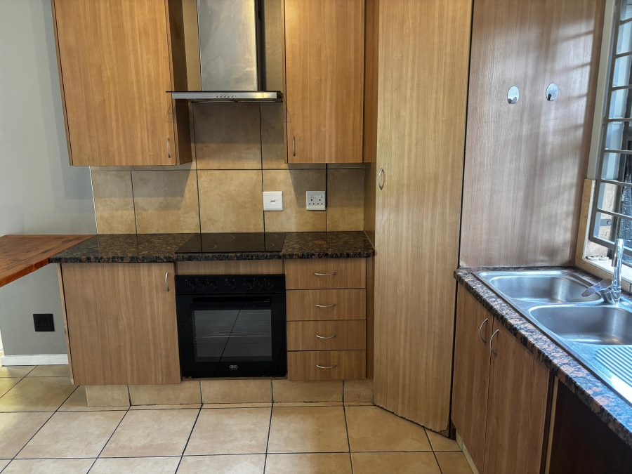 2 Bedroom Property for Sale in Greenstone Hill Gauteng