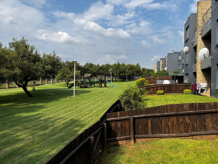 2 Bedroom Property for Sale in Greenstone Hill Gauteng