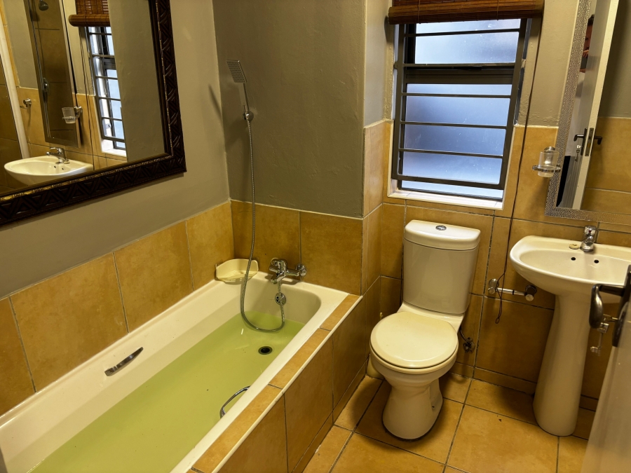 2 Bedroom Property for Sale in Greenstone Hill Gauteng