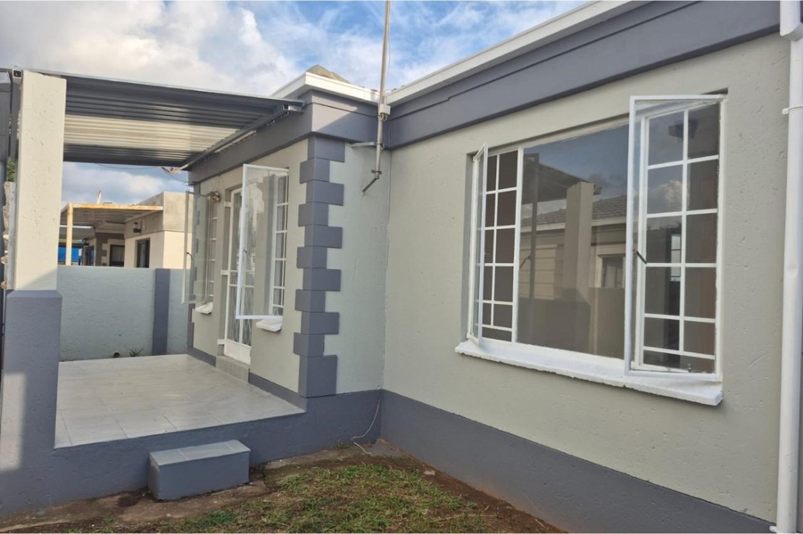 To Let 2 Bedroom Property for Rent in Noordwyk Gauteng