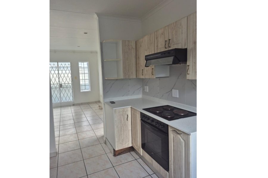 To Let 2 Bedroom Property for Rent in Noordwyk Gauteng