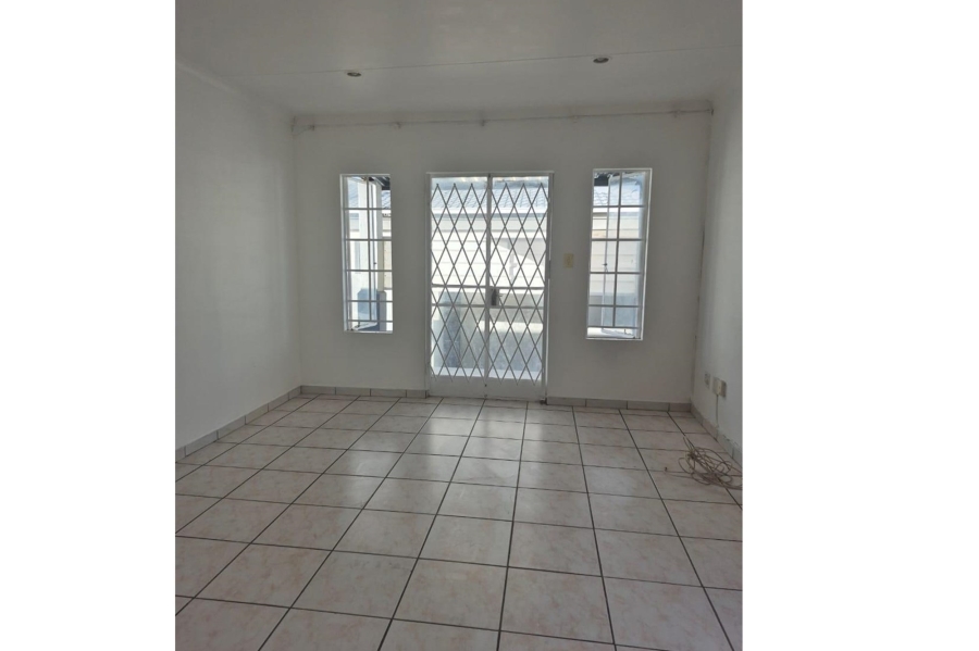 To Let 2 Bedroom Property for Rent in Noordwyk Gauteng